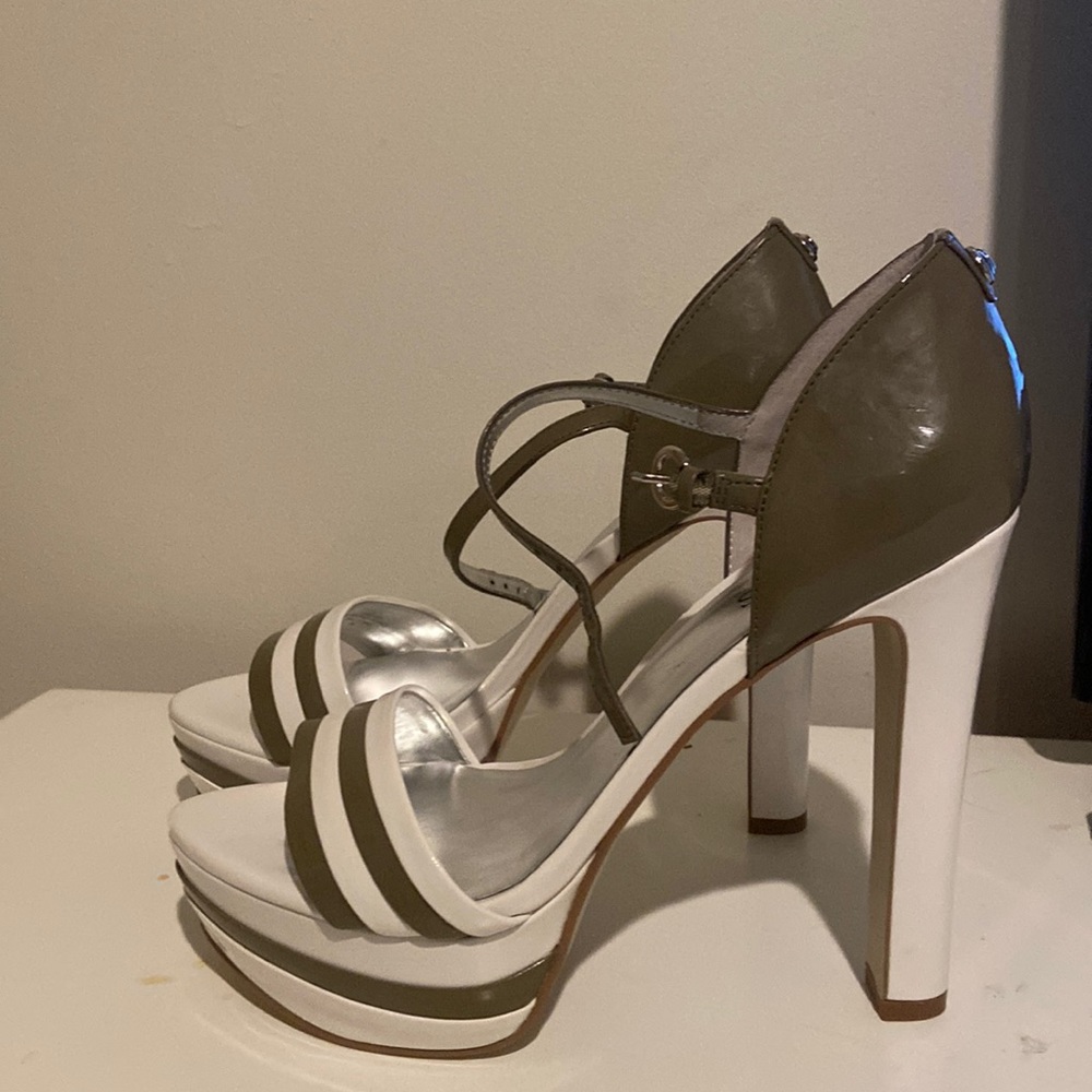 GUESS HEELS